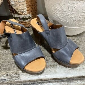 Kork Ease women’s blue denim leather Kristian sandals in perfect condition